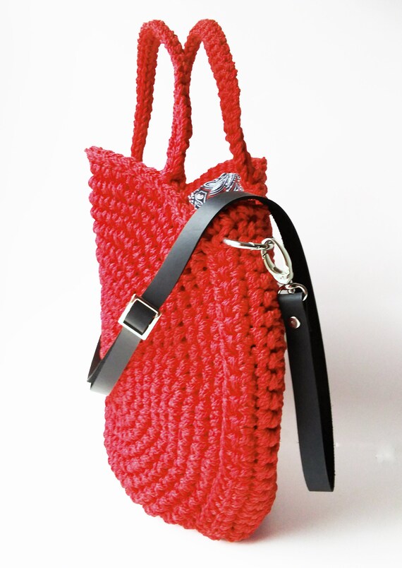 round red handbag