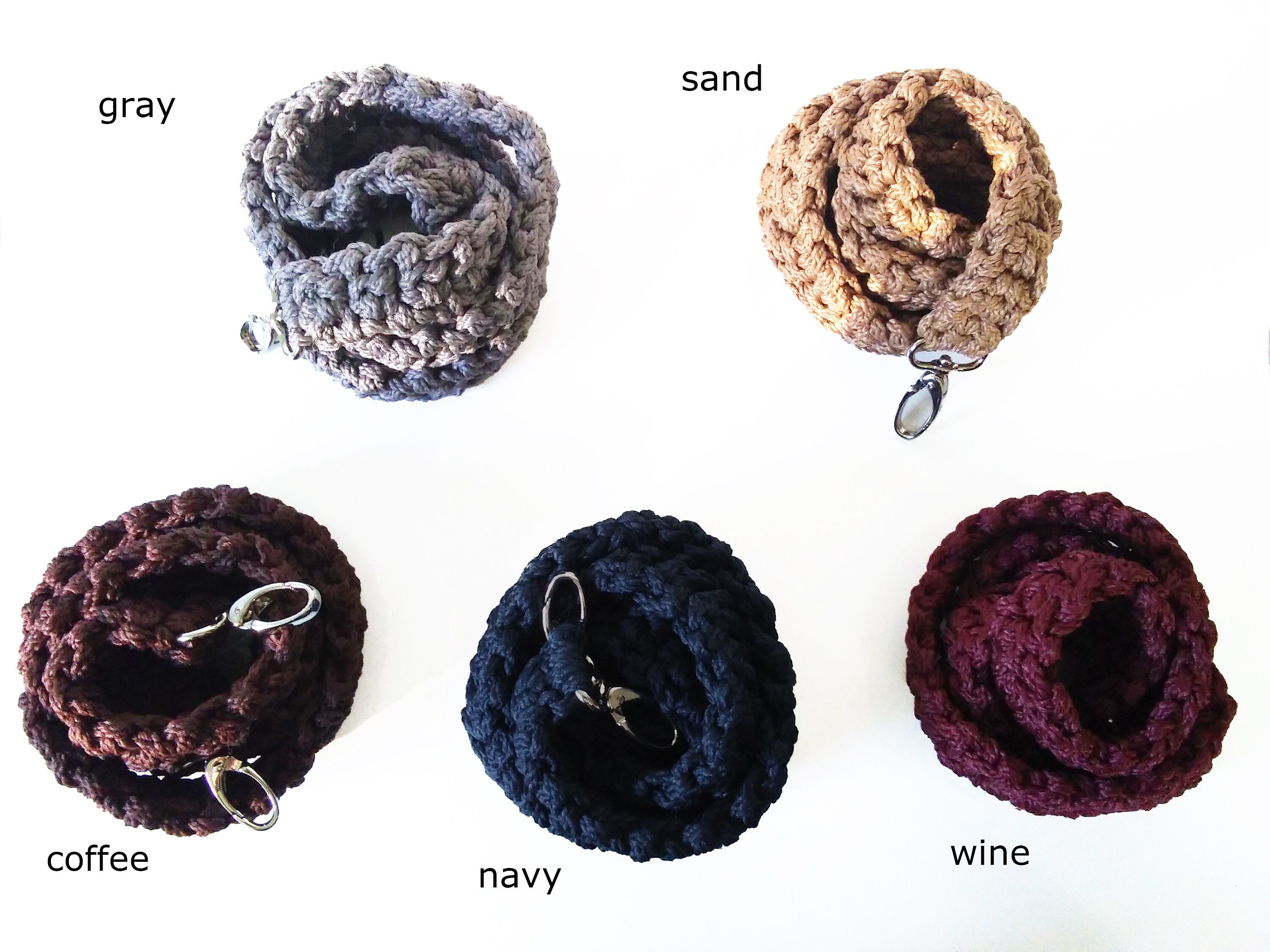 VELVET SCRUNCHIE SAND BUTTERFLY PATTERN VELVET SCRUNCHIE SAND BUTTERFLY PATTERN