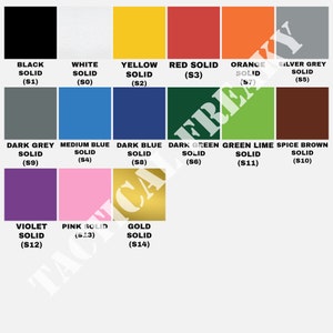 K&ouml;nnte beinhalten: Eine Farbkarte mit 14 verschiedenen Volltonfarben, die mit ihren Namen und entsprechenden Codes beschriftet sind. Die Farben umfassen Schwarz, Wei&szlig;, Gelb, Rot, Orange, Silbergrau, Dunkelgrau, Mittelblau, Dunkelblau, Dunkelgr&uuml;n, Gr&uuml;n-Limette, Gew&uuml;rzbraun, Violett, Rosa und Gold.