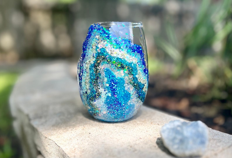 Teal Geode Stemless Wine Glass image 1