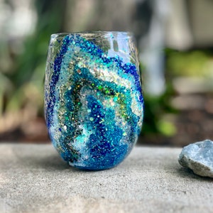 Teal Geode Stemless Wine Glass image 3