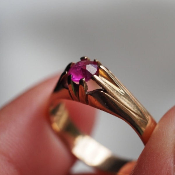 Estate Vintage Russian Solid 14K Rose Gold Briolette-Cut Synthetic Ruby Ring.