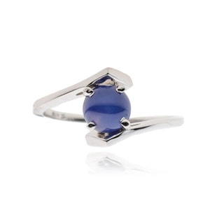 Estate 10kt White Gold Star Sapphire Ring