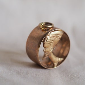 Estate vintage 10K rose and yellow gold Nefertiti pendant