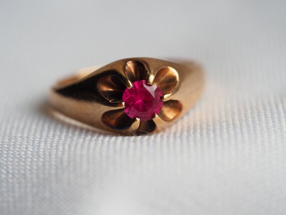 10kt yellow gold pink stone ring