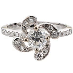 Estate 18K White Gold Flower Design Diamond Engagement Ring.