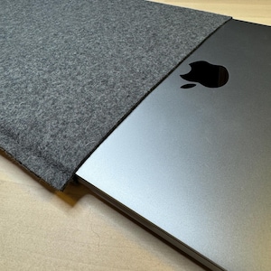 Funda minimalista de lana para portátil, funda personalizada para MacBook gris, funda blanda, funda para portátil, regalo unisex sencillo y elegante, regalo hecho a mano
