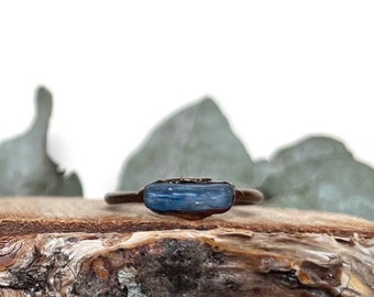 Kyanite copper ring | Natural crystal ring | Handmade organic jewelry | Natural gemstone ring | Unique piece