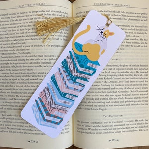 Bookmark cat on books - handmade - for books and cats lovers