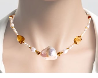 Collier, Perlenkette, aus weissen, natürlichen Süsswasser-Perlen, Keshi-Perlen, grosser Barock-Perle,  Citrin-Nuggets, Hochzeitsschmuck