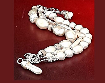 Triple bracelet made of Keshi pearls and silver diamond rondelles