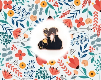 Mamá osa y bebé oso jugando: pequeño pin esmaltado, regalo para el Día de la Madre