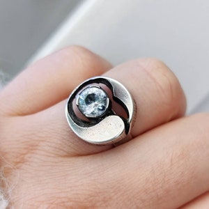 Sten and Laine vintage modernist adjustable ring in sterling silver and rock crystal, Karl Laine, Finland, Finnfeelings, 1975