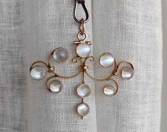 Antique moonstone 8 carats rose gold edwardian pendant