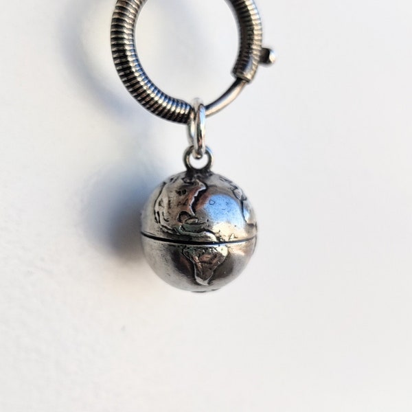 Pendentif en argent globe terrestre, terre