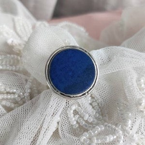 Vintage silver ring with lapis lazuli