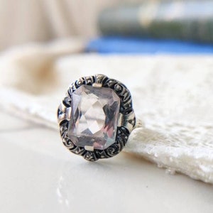 Antique Art Deco silver ring with a light amethyst