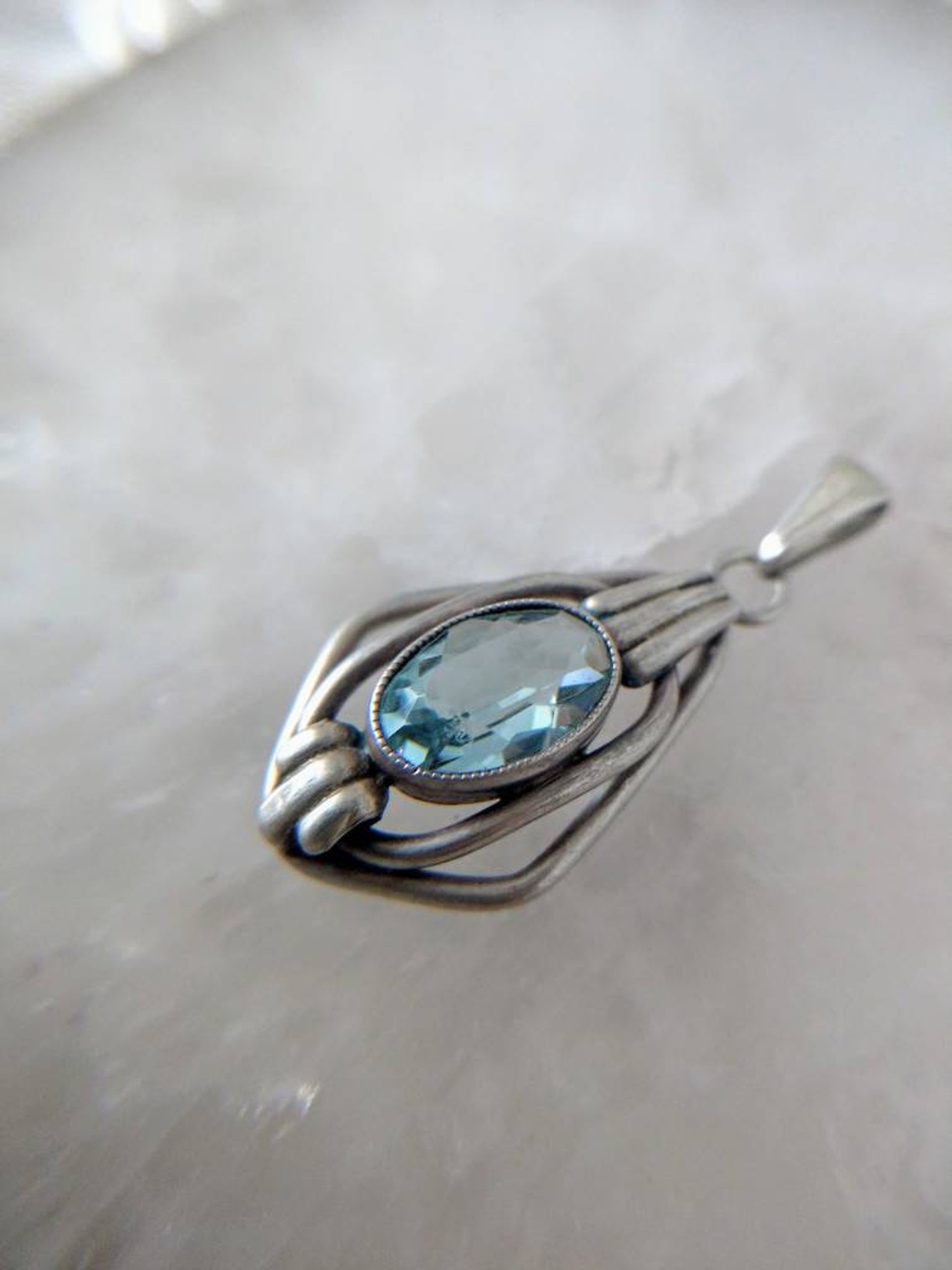 Pendentif Art Déco En Argent Avec Pierre Bleue - Bijou Vintage Style Bohème - Occasion