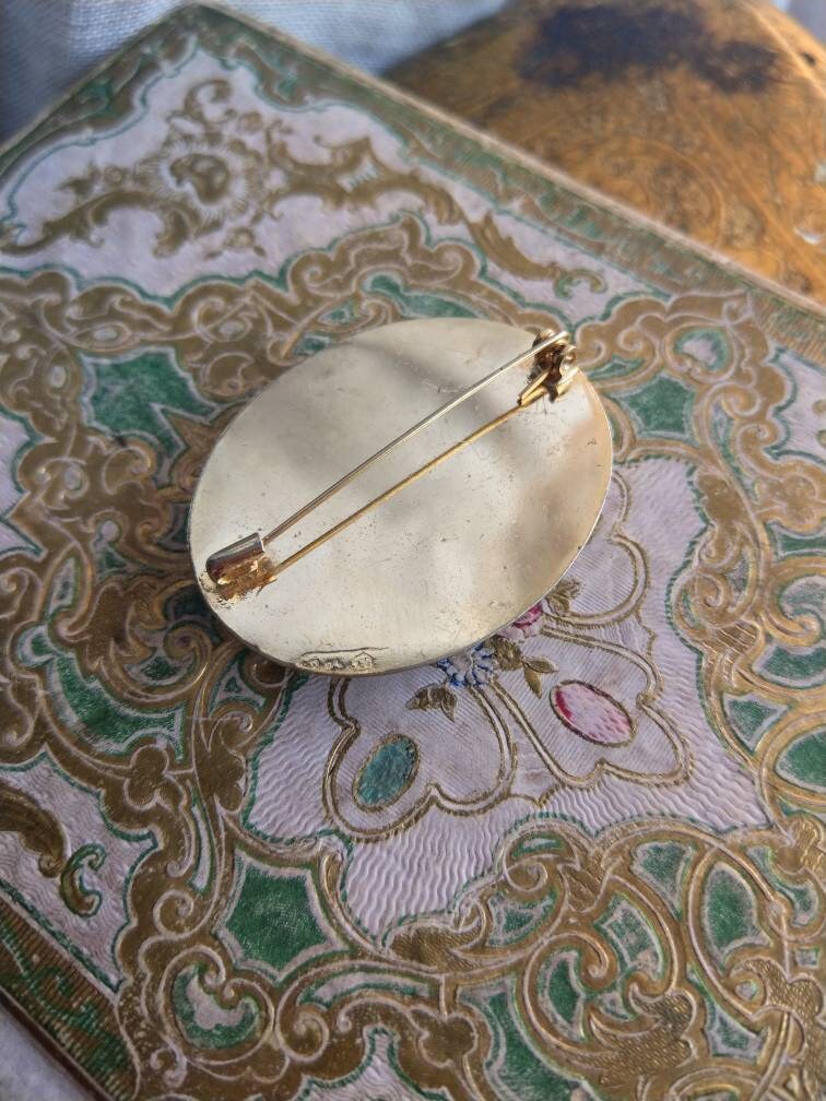 Broche Ancienne En Métal Doré Avec Micro-Mosaïque - Bijou Vintage Collection - Occasion