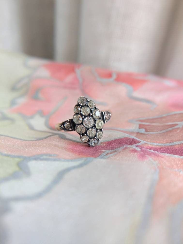 Bague Marquise Antique En Or Rose 18k – Pierre Violette, Verte Et Marcassite (1900)