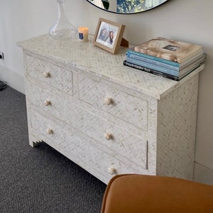 Bone Inlay White Geometric Pattern Chest Of 4 Drawers