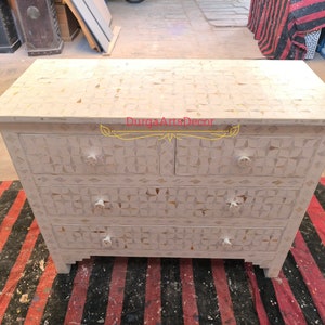 Ladekast met parelmoer inlegwerk wit geometrisch patroon ladekast met 4 lades