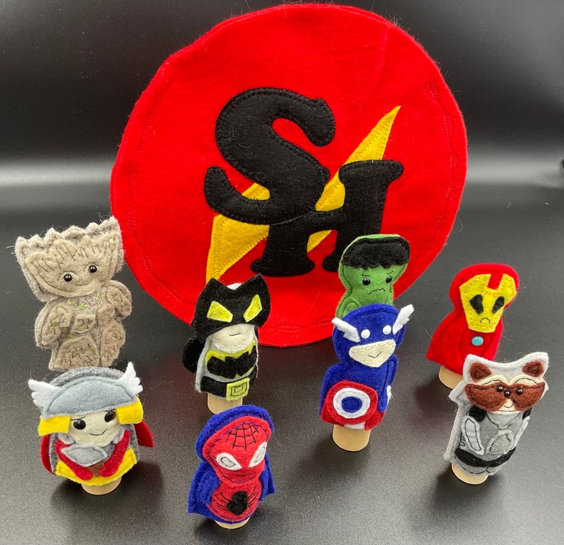 Superhero Finger Puppets image 3