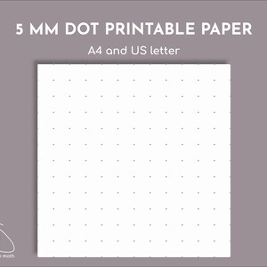 Könnte beinhalten: Druckbares 5 mm Punktrasterpapier in den Formaten A4 und US Letter. Das Papier ist weiß mit gleichmäßig verteilten schwarzen Punkten.