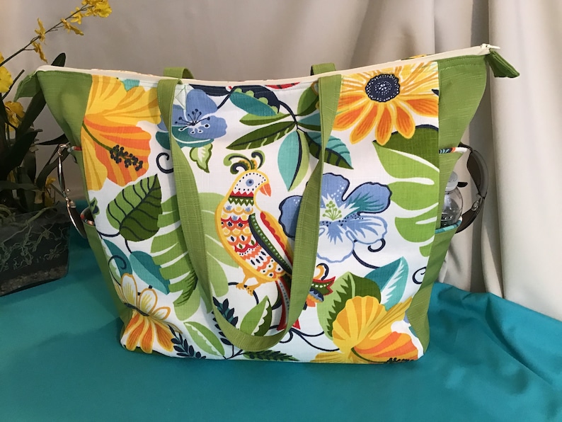 Zippered Tote Verde Garden Tote-Beach-Pool-Weekend-Overight-Travel-Shopping-Gift for her-Pockets-Zipper-Tote-Bag