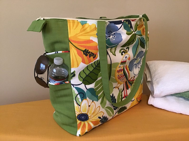 Zippered Tote Verde Garden Tote-Beach-Pool-Weekend-Overight-Travel-Shopping-Gift for her-Pockets-Zipper-Tote-Bag
