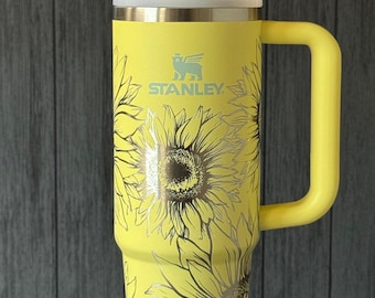 Laser gravierte Sonnenblume Stanley Tumbler Tumbler