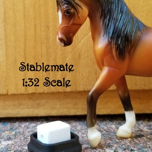 Saltliknande och saltpanna för Breyer-modellhäst bild 8