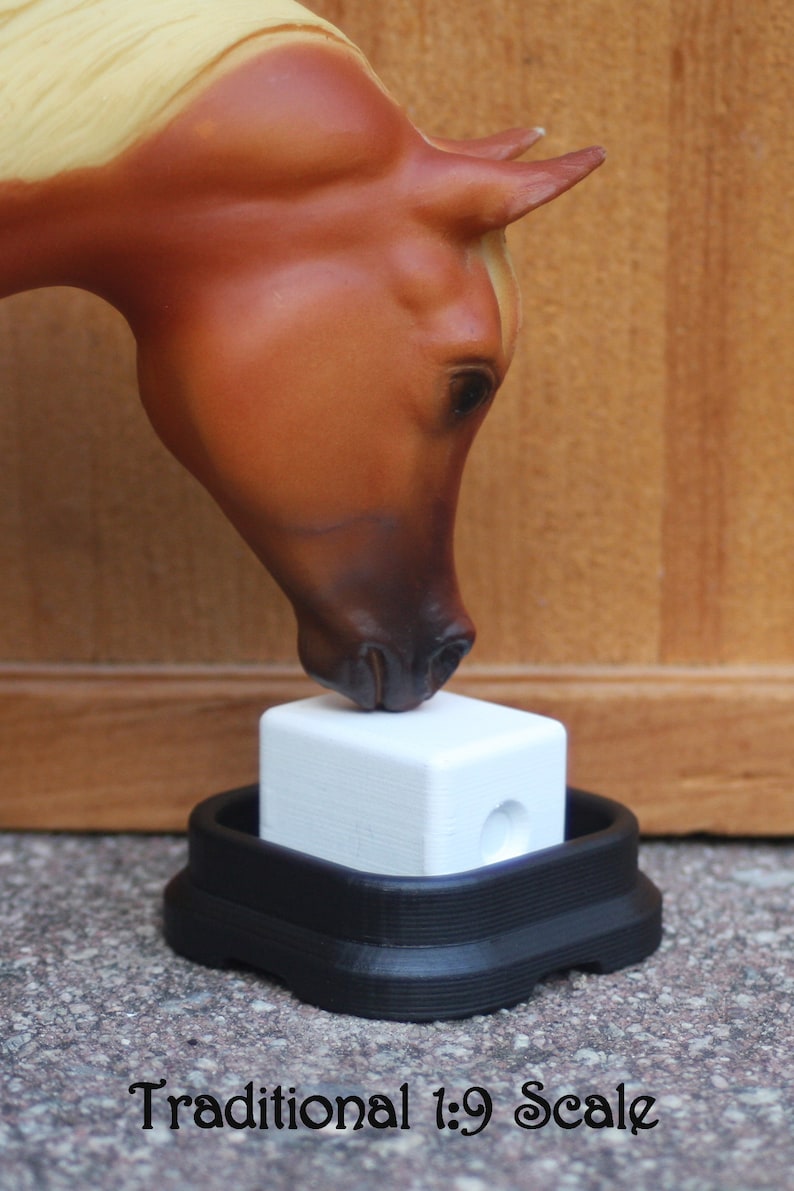 Saltliknande och saltpanna för Breyer-modellhäst bild 5