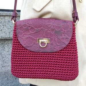Einzigartiges Geschenk für Mama Burgund Umhängetasche für Frauen Kleine Umhängetasche handgemacht