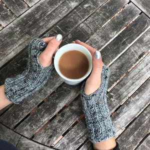 Easy Knitting Pattern - beginner fingerless winter mittens gloves