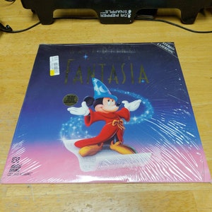 Walt Disney&#39;s masterpiece Fantasia on 2 laserdisc Circa. 1978