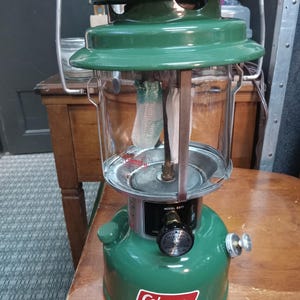 Coleman 220k double mantle lantern with carrying case Circa. 1960