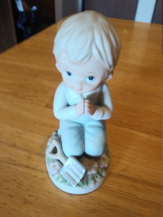 HOMCO # 1452 Boy praying circa. 1980s by Home Interiors