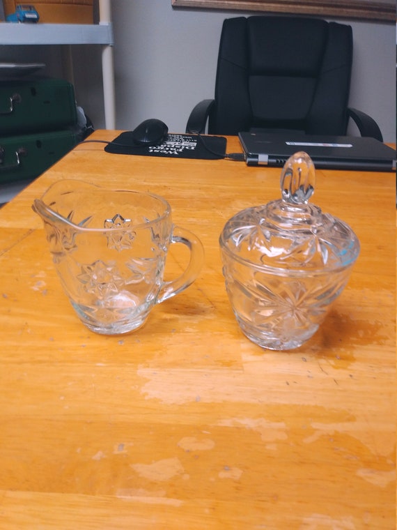 Star of David creamer and sugar dish with lid by ancor hocking Circa. 1960s