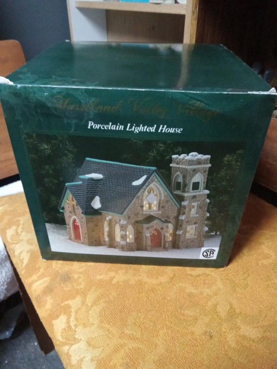 Heartland valley village porcelain lighted house