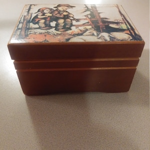 Hummel wind up music box by Toyo Japan Circa. 1960s