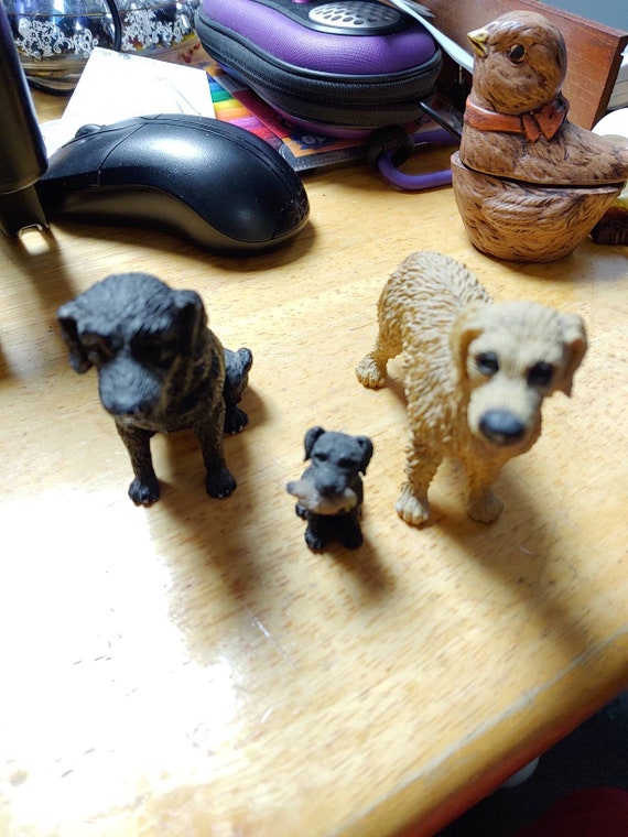3 Dog figurines Circa. 1980s