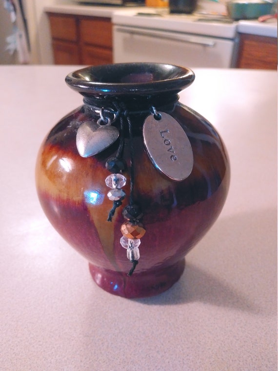 Miniature. Stoneware vase with trinkets Circa. 1980s
