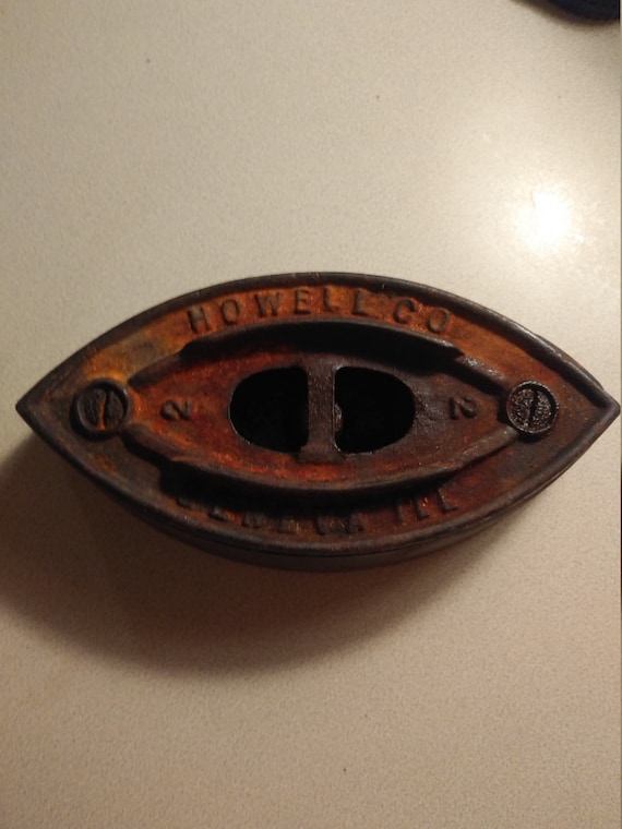 Sad Iron By Howell Co #2 Geneva Illinois Circa. 1800s