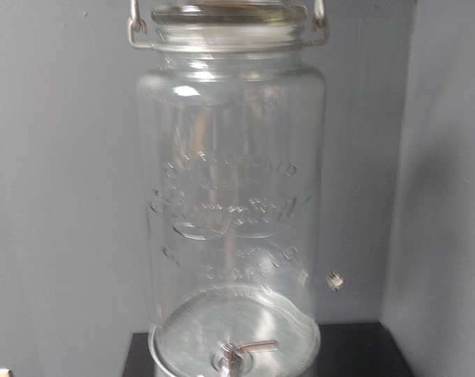 Farmstand 2.5 Gallon Beverage Dispenser With Original Box Circa. 2002