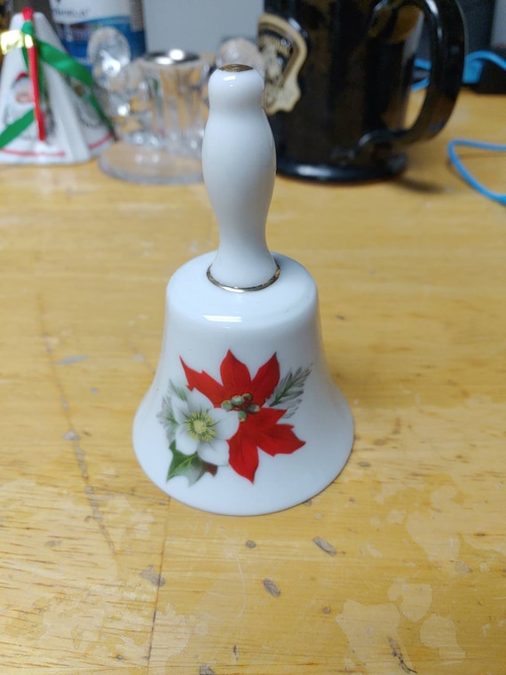Royal Ann hand painted Poinsettia Christmas bell Minneapolis Minnesota Circa. 1960s