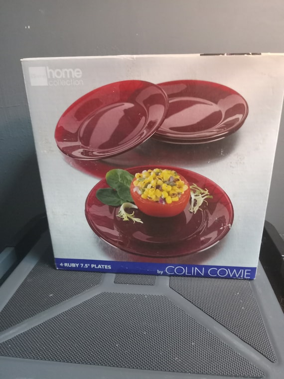 Set of 4 coline Cowie ruby red plates in box