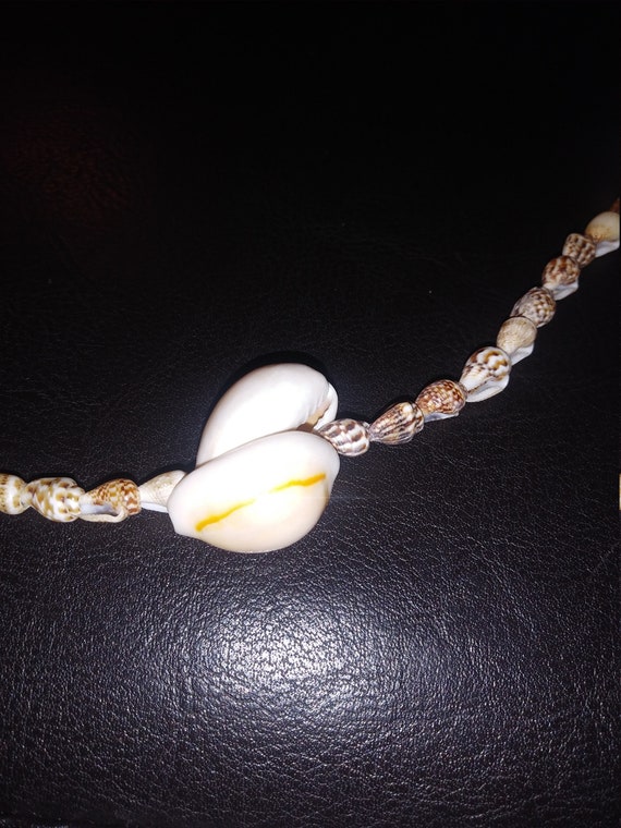 Conk shell necklace Circa. 1960s - image 3