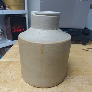 Stoneware salt glazed pot Circa. 1900-1909