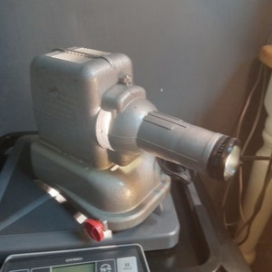 Viewlex 35 MM slide projector & slide carrier